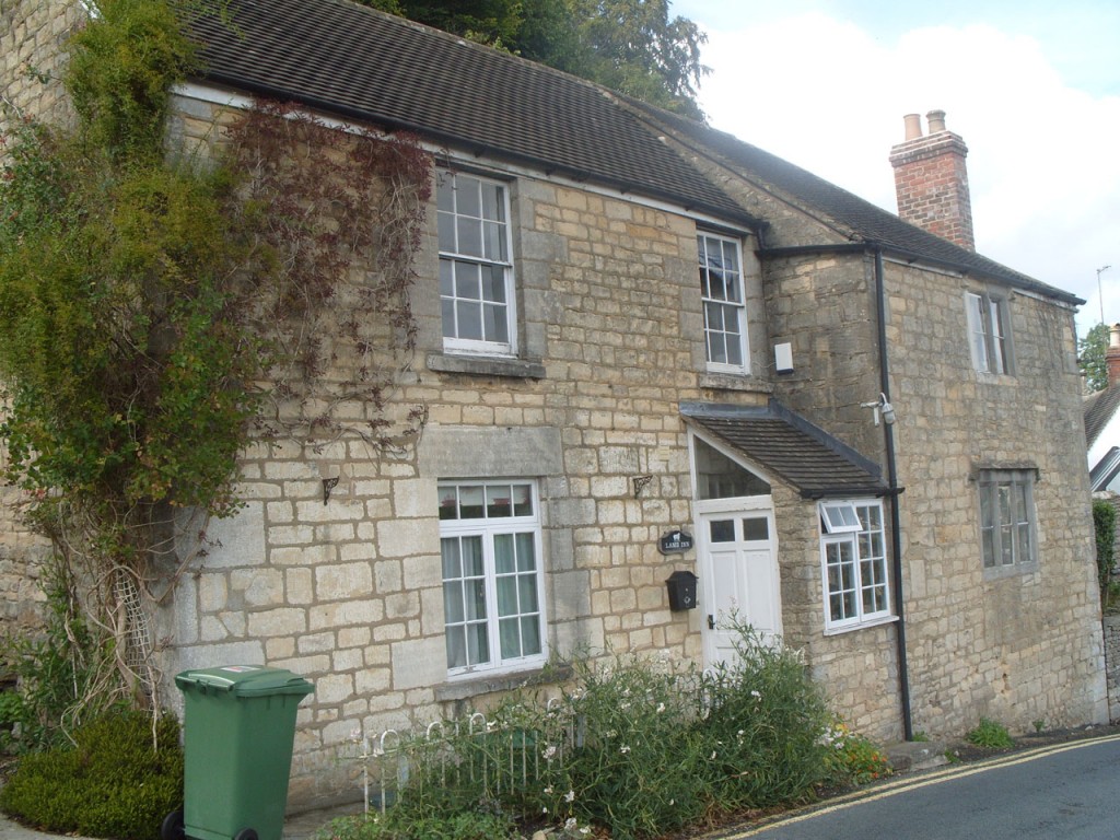 Old Lamb Inn, Butterrow Hill. Photo P Stevens Aug 2014